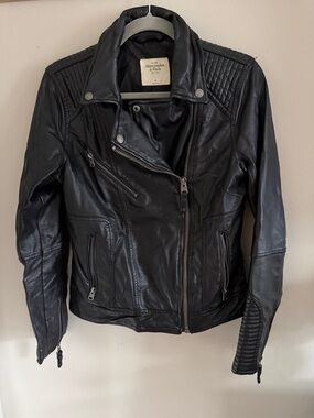Abercrombie & Fitch Black Quilted-Shoulder Faux Leather Moto Jacket